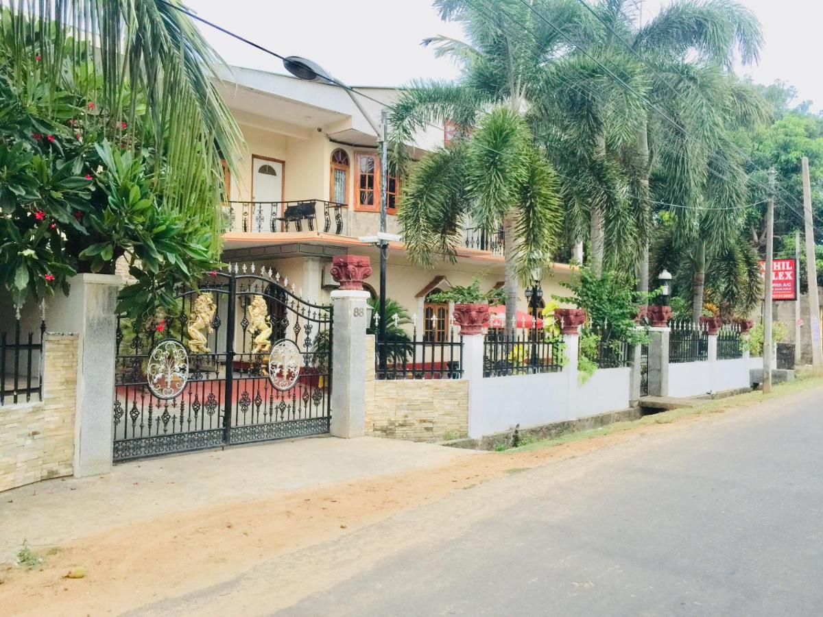 Senthil Complex Hotel Jaffna Kültér fotó